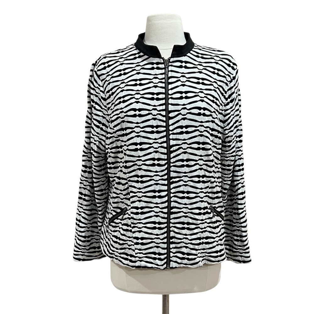 Chico's Crinkled Zebra Pattern Black and White Zip-Up Jacket Size 2 (Large)